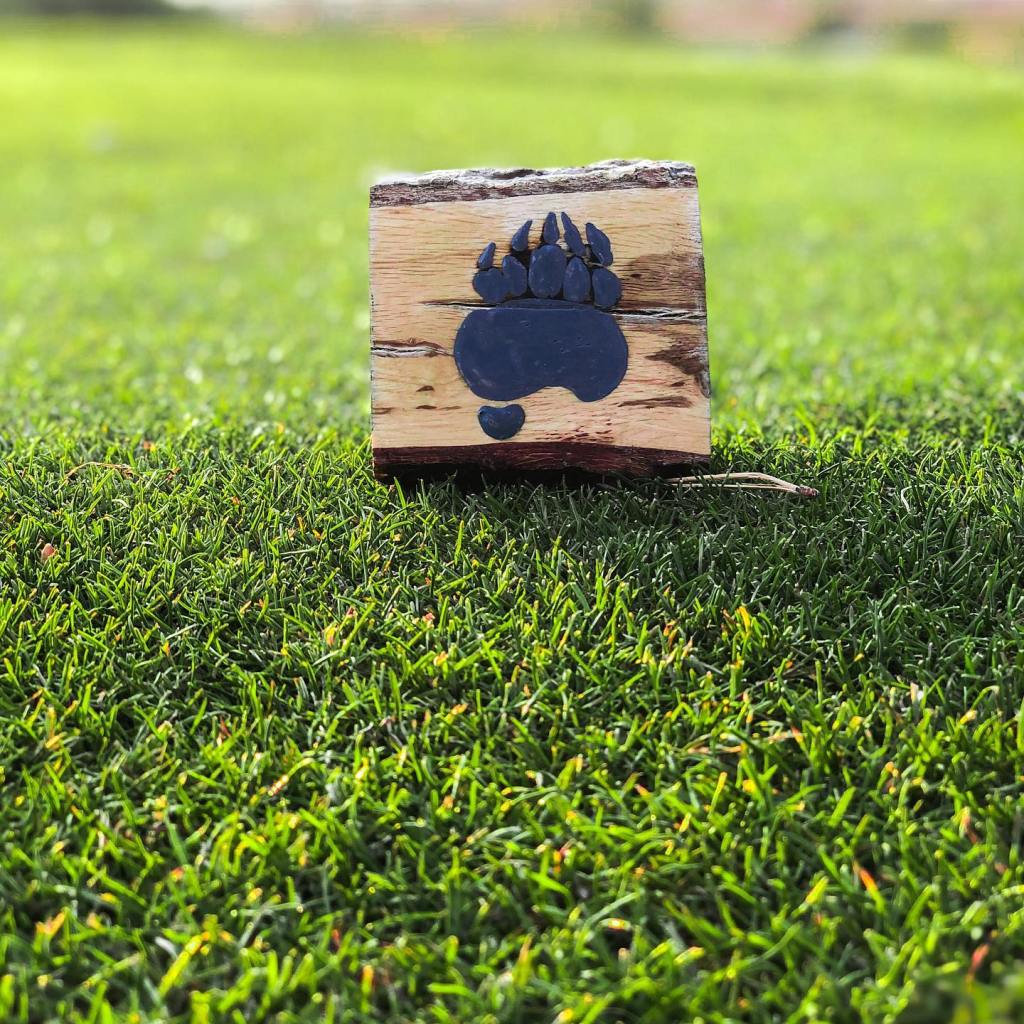 Bear Print sign on golf course